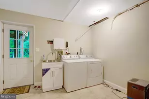 8304 Five Gates Rd, Annandale, VA 22003 - Photo 75