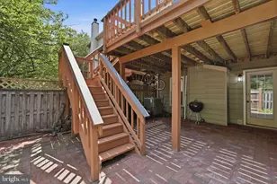 6052 Kestner Cir, Alexandria, VA 22315 - Photo 29
