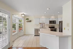 7441 Heatherfield Ln, Alexandria, VA 22315 - Photo 11