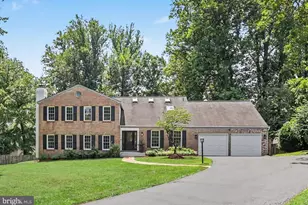 810 Aaron Ct, Great Falls, VA 22066 - Photo 1