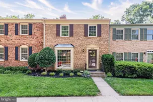 9259 Bailey Ln, Fairfax, VA 22031 - Photo 5
