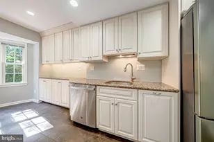 9259 Bailey Ln, Fairfax, VA 22031 - Photo 17