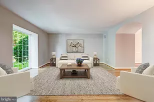 9259 Bailey Ln, Fairfax, VA 22031 - Photo 7