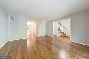 9259 Bailey Ln, Fairfax, VA 22031 - Photo 11