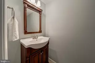 9259 Bailey Ln, Fairfax, VA 22031 - Photo 35