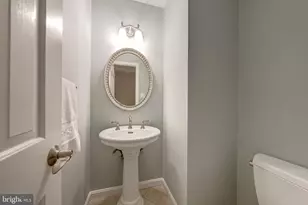 9259 Bailey Ln, Fairfax, VA 22031 - Photo 21
