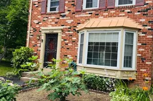 7428 Fountain Head Dr, Annandale, VA 22003 - Photo 3