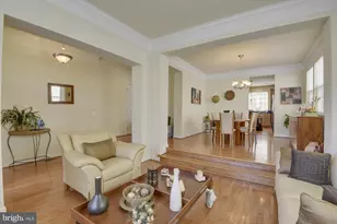 6087 Piney Woods Ct, Alexandria, VA 22315 - Photo 3
