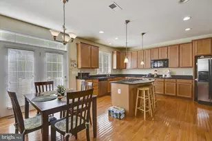 6087 Piney Woods Ct, Alexandria, VA 22315 - Photo 9