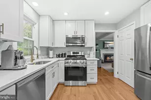8853 Applecross Ln, Springfield, VA 22153 - Photo 5