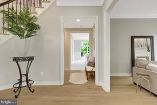 904 Locust St, Herndon, VA 20170 - Photo 3
