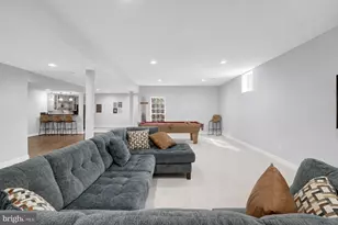 904 Locust St, Herndon, VA 20170 - Photo 57
