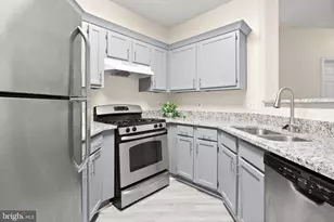 4405 Fair Stone Dr, Fairfax, VA 22033 - Photo 9