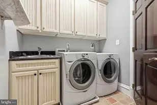 8813 Oak Leaf Dr, Alexandria, VA 22309 - Photo 23