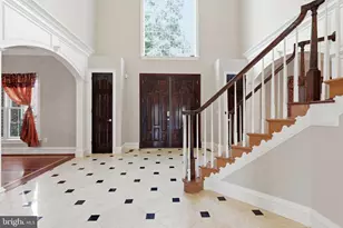 8813 Oak Leaf Dr, Alexandria, VA 22309 - Photo 5