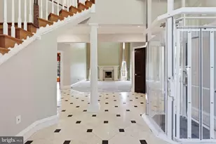 8813 Oak Leaf Dr, Alexandria, VA 22309 - Photo 7