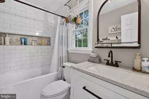 6301 Chimney Wood Ct, Alexandria, VA 22306 - Photo 5