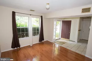 6128 Hoskins Hollow Cir, Centreville, VA 20121 - Photo 7