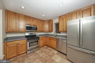14426 Four Chimney Dr, Centreville, VA 20120 - Photo 5