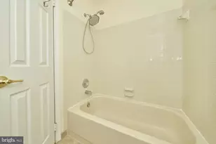 14426 Four Chimney Dr, Centreville, VA 20120 - Photo 19