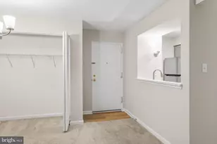 5818 Royal Ridge Dr, Springfield, VA 22152 - Photo 9