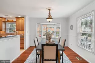 7190 Lake Cove Dr, Alexandria, VA 22315 - Photo 13