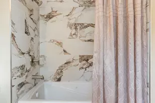 7190 Lake Cove Dr, Alexandria, VA 22315 - Photo 23