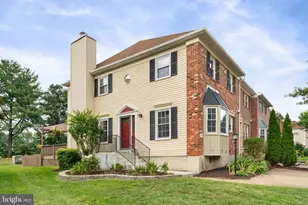 7190 Lake Cove Dr, Alexandria, VA 22315 - Photo 3
