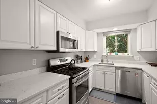 11041 Saffold Way, Reston, VA 20190 - Photo 13