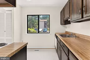 11859 Coopers Ct, Reston, VA 20191 - Photo 7