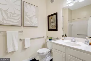 7871 Rolling Woods Ct, Springfield, VA 22152 - Photo 23