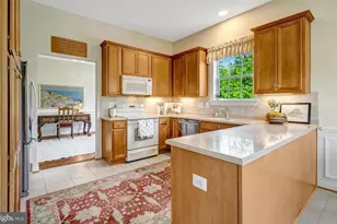 7871 Rolling Woods Ct, Springfield, VA 22152 - Photo 11