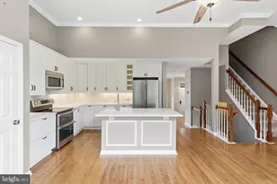 5279 Ballycastle Cir, Alexandria, VA 22315 - Photo 7