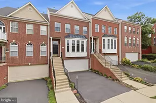 5279 Ballycastle Cir, Alexandria, VA 22315 - Photo 3