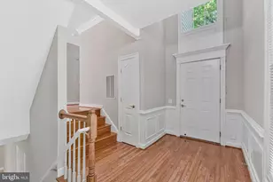 9546 Lagersfield Cir, Vienna, VA 22181 - Photo 5