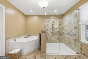 4308 Warner Ln, Chantilly, VA 20151 - Photo 25