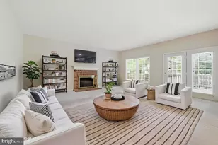 4308 Warner Ln, Chantilly, VA 20151 - Photo 9