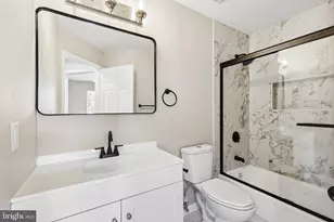 13598 Bathgate Dr, Herndon, VA 20171 - Photo 27