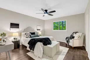 8213 Springfield Village Dr, Springfield, VA 22152 - Photo 13