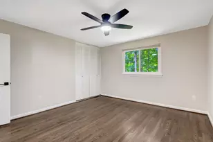 8213 Springfield Village Dr, Springfield, VA 22152 - Photo 17