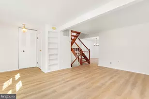 5712 Round Top Ln, Burke, VA 22015 - Photo 5