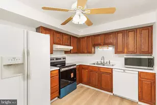 5712 Round Top Ln, Burke, VA 22015 - Photo 11