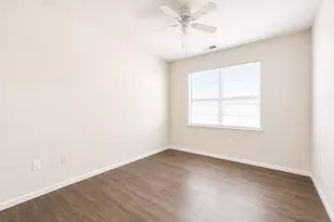 12925 Centre Park Cir, Herndon, VA 20171 - Photo 21