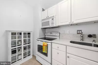 2059 Huntington Avenue #801, Alexandria, VA 22303 - Photo 17