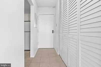 2059 Huntington Avenue #801, Alexandria, VA 22303 - Photo 3