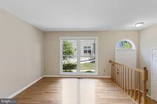 8073 Morning Meadow Ct, Alexandria, VA 22315 - Photo 9