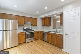 8073 Morning Meadow Ct, Alexandria, VA 22315 - Photo 15