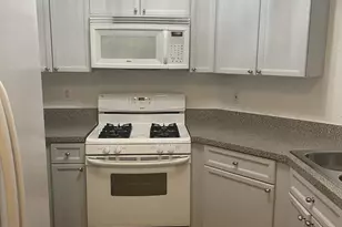 2701 Bellforest Ct, Vienna, VA 22180 - Photo 5