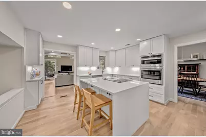6706 Pine Creek Court, McLean, VA 22101 - Photo 9