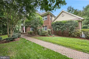 851 Forestville Meadows Dr, Great Falls, VA 22066 - Photo 9
